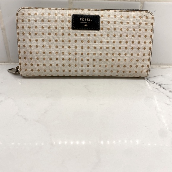 Fossil Wallet - Picture 1 of 4